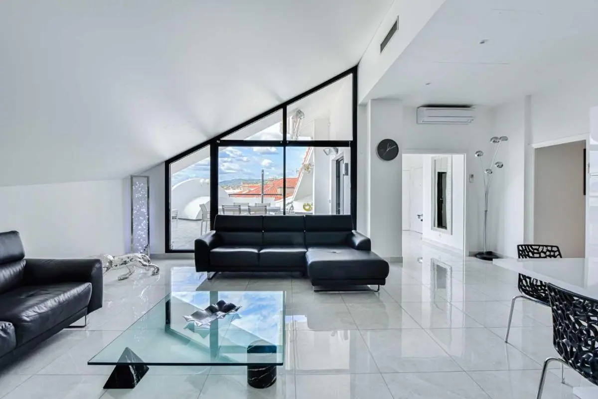 Image 4 of Luxury Penthouse 120 m2 in the heart of Cannes