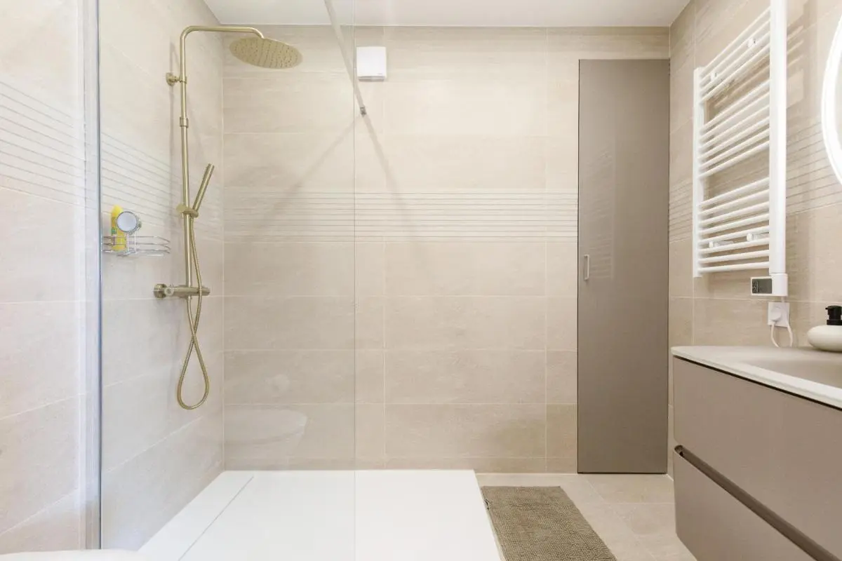 Image 2 of Maubourg Tower – Beach – Clim – Wifi – Festivals