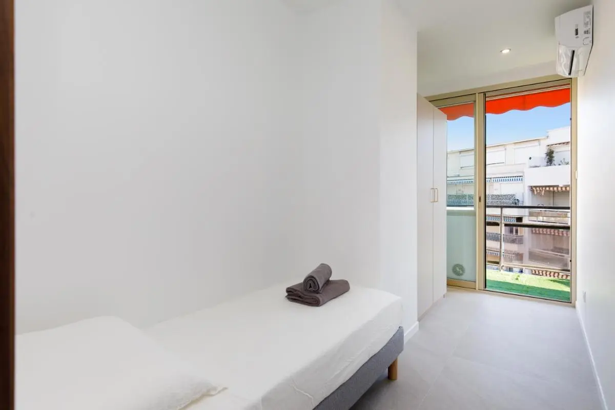 Image 1 of Maubourg Tower – Beach – Clim – Wifi – Festivals