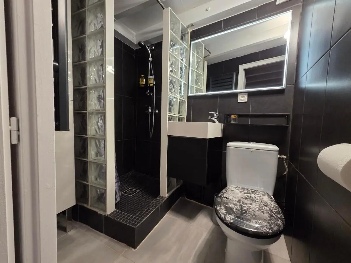 Image 2 of Meynadier 66 – Appartement Très Calme avec Cour Privative, Plage, Gare, Palais à 300m