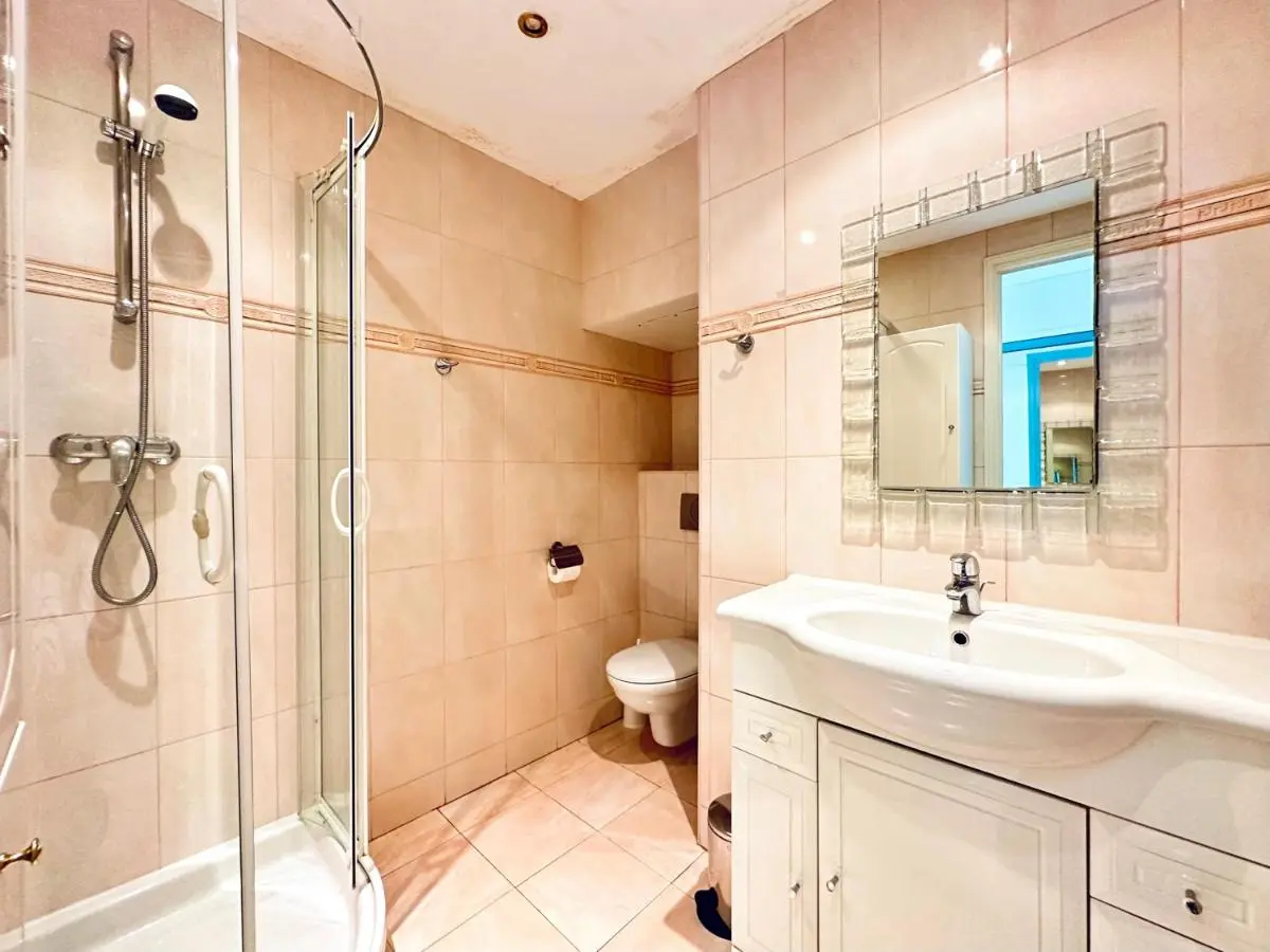 Image 2 of Miramar – Studio Croisette – Vue Mer Panoramique