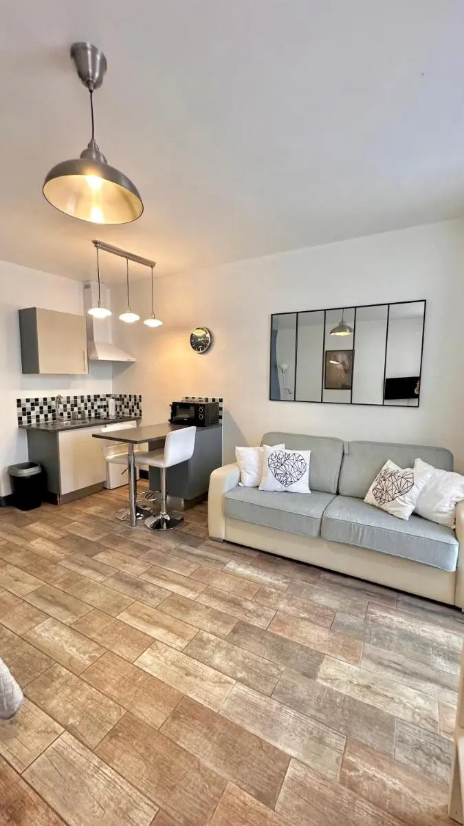 Image 5 of Monroe’s studio at the heart of Cannes and beaches