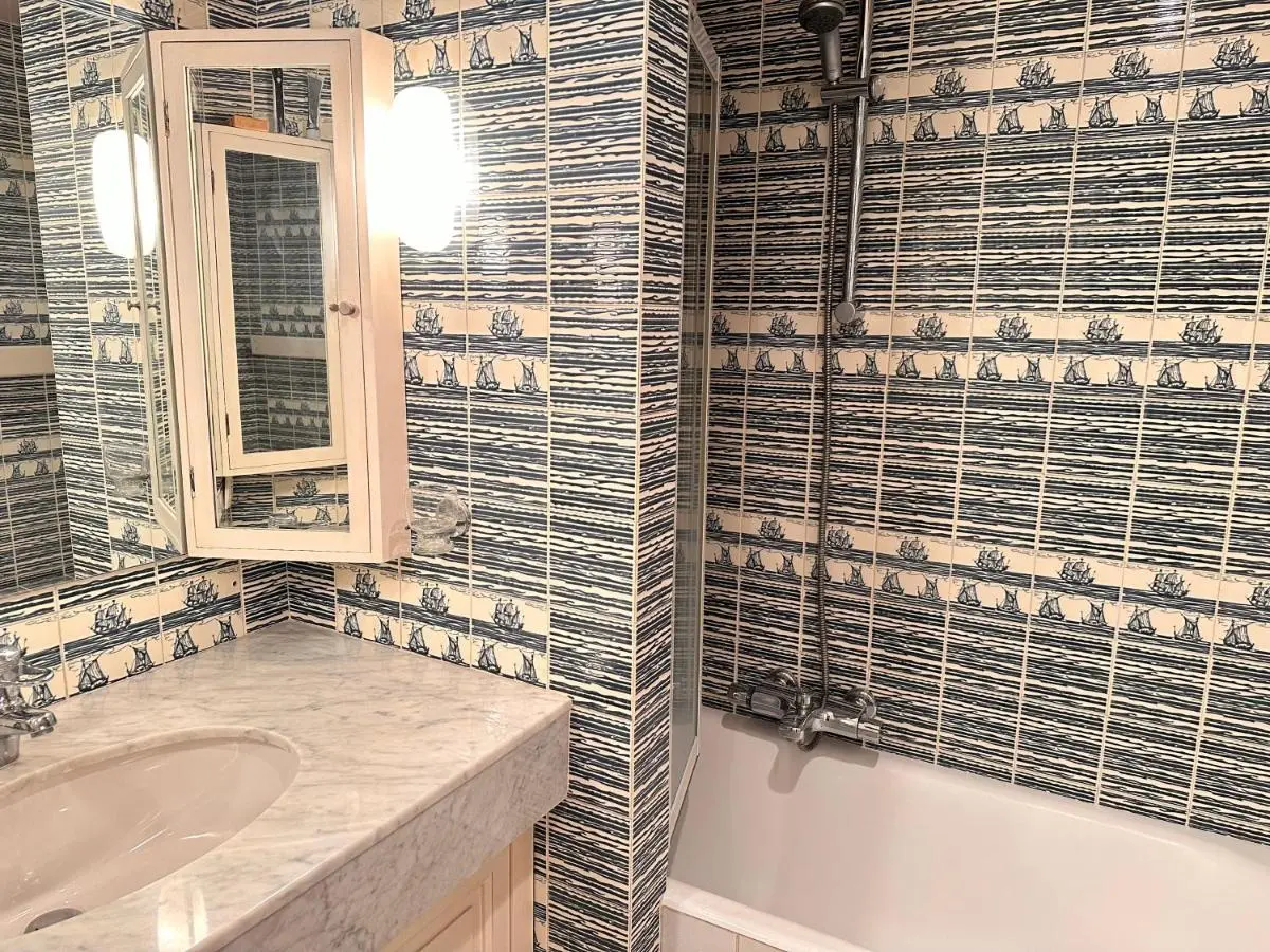 Image 2 of No.6 La Croisette