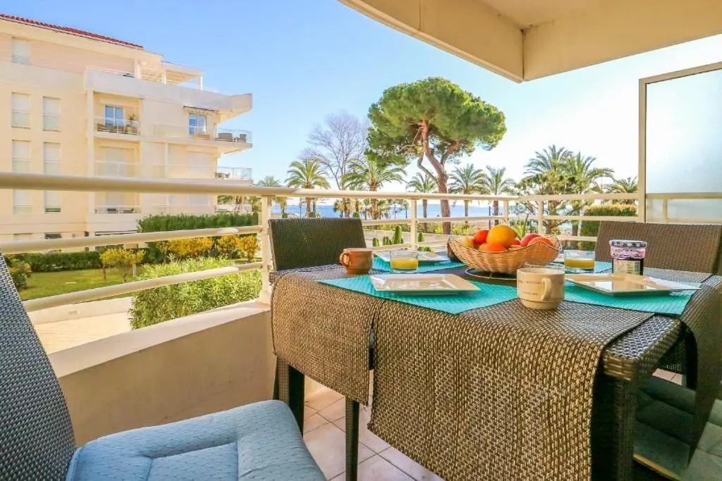 Image 1 of Ocean View Royal Palm