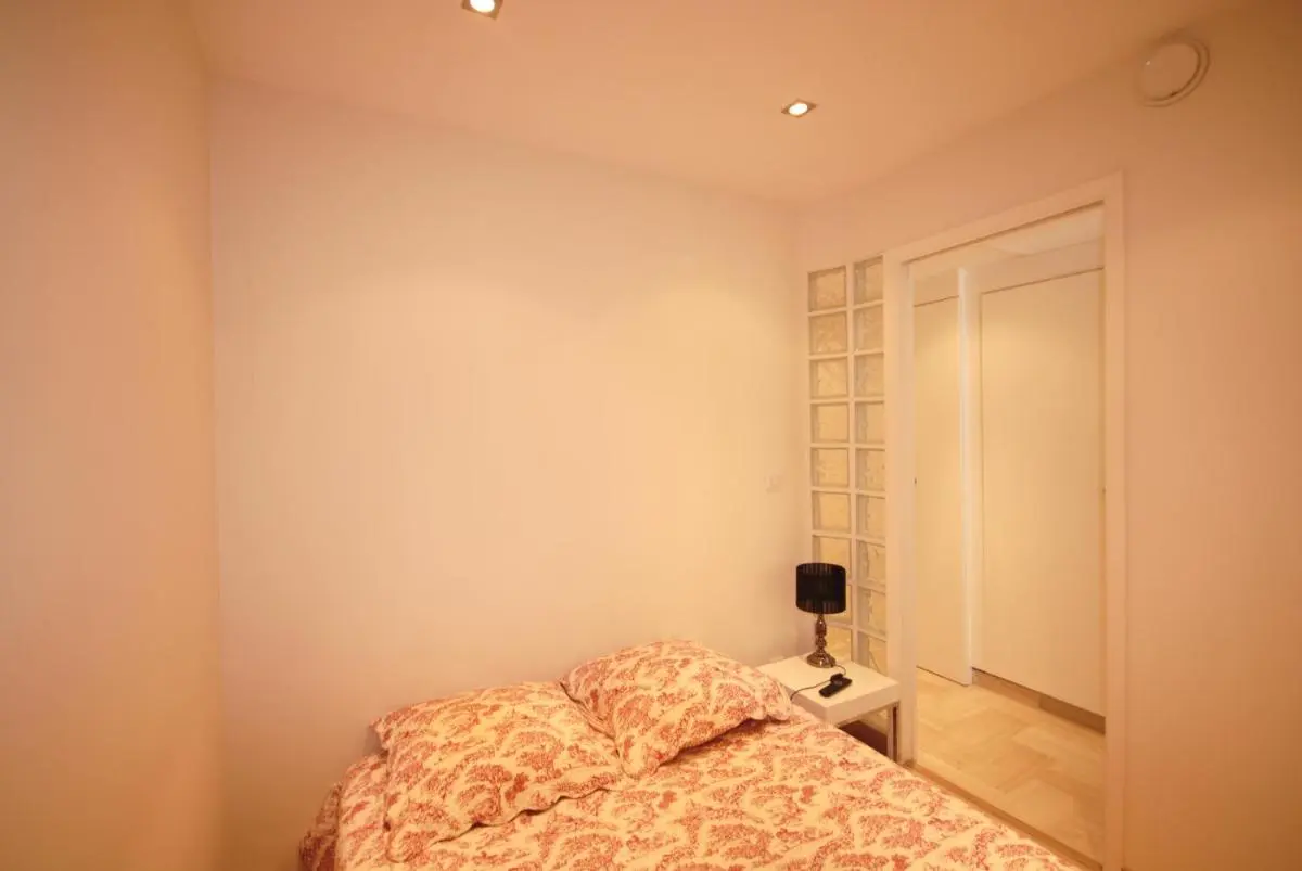 Image 1 of Résidence Gray d’Albion 2P NAP558