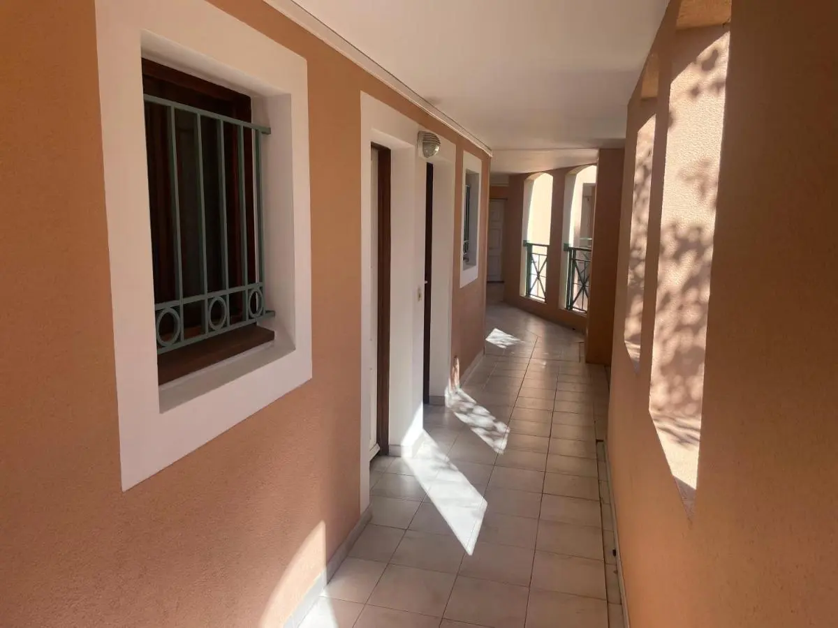 Image 2 of Résidence de charme avec piscine à débordement