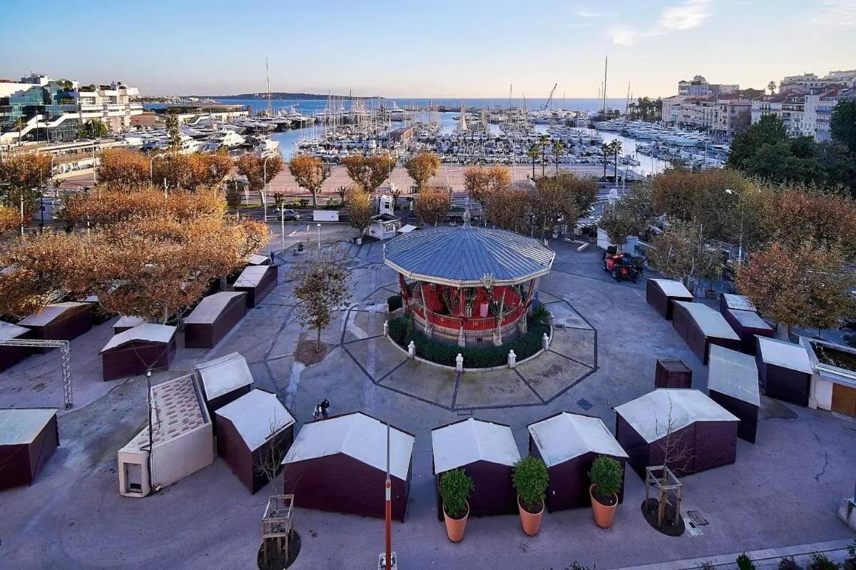Image 5 of Spacieux 2 Pièces Vue panoramique sur Port de Cannes A1B47