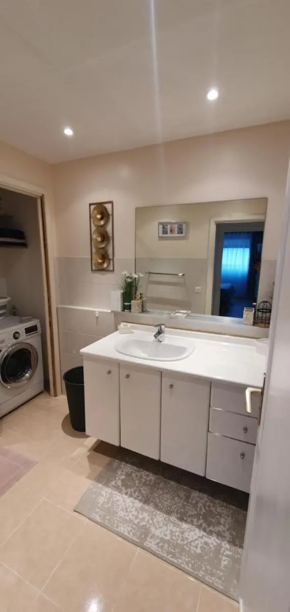 Image 1 of Spacieux 2 pièces terrasse et piscine