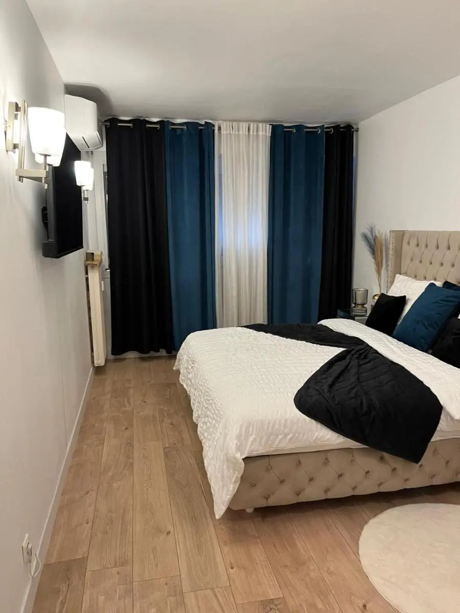 Image 3 of Spacieux 2 pièces terrasse et piscine