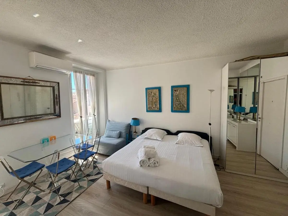 Image 1 of Studio Cannes Carré d’Or