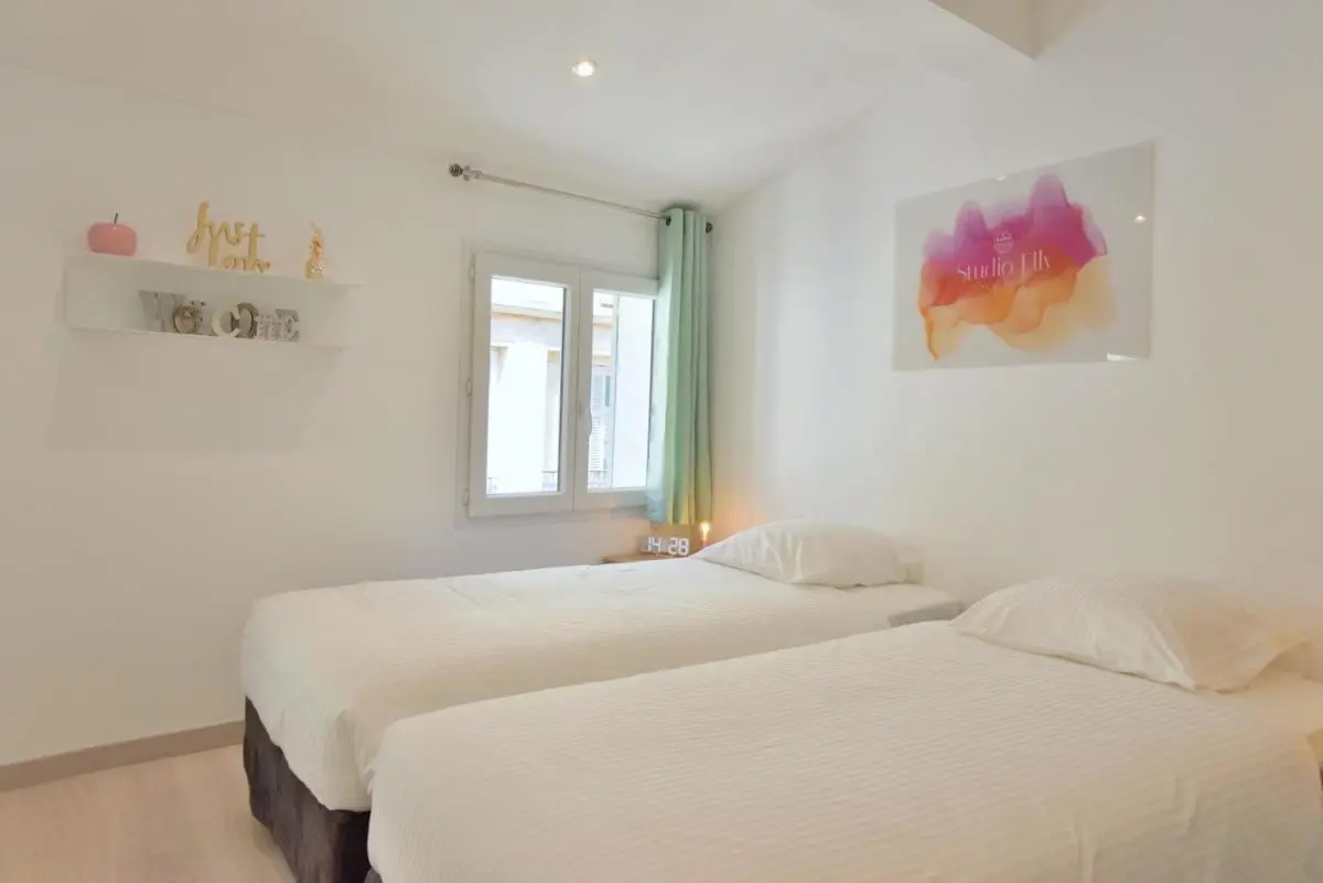 Image 5 of Studio Elly