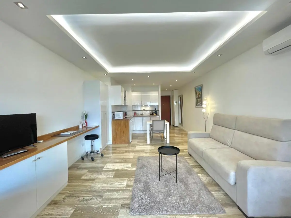 Image 3 of Studio Grand hôtel Croisette, by Welcome to Cannes