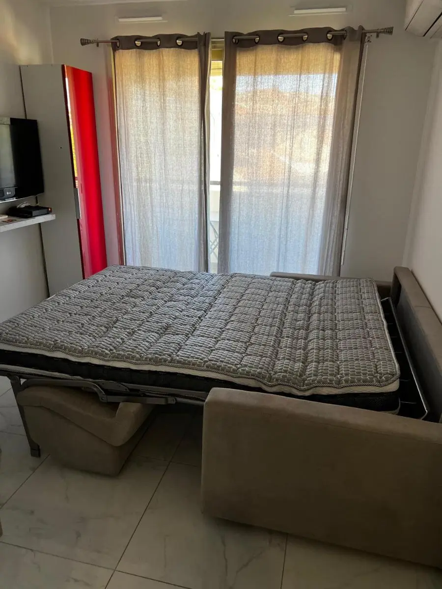 Image 6 of Studio neuf centre Cannes 500 m plage