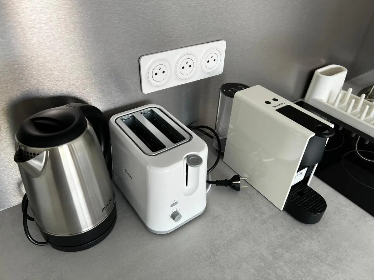 Image 2 of Studio neuf centre Cannes 500 m plage