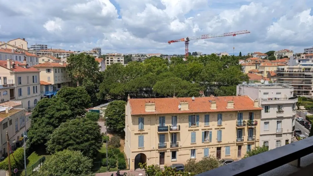 Image 5 of Studio neuf centre Cannes 500 m plage