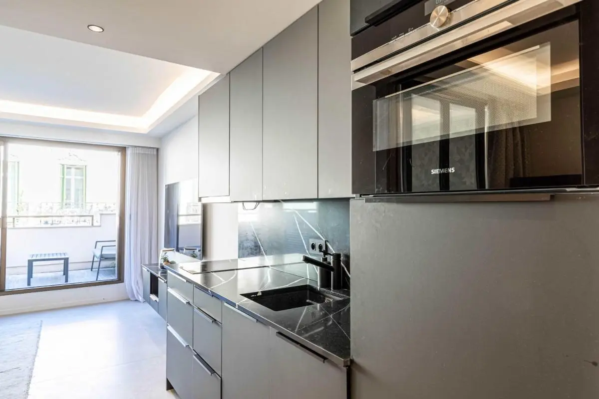 Image 3 of Superb One bedroom flat and terrace – Cannes center