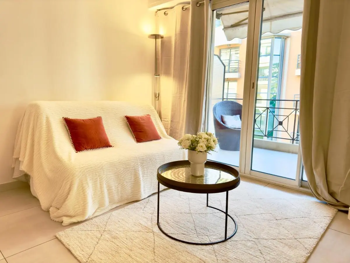 Image 4 of Superbe appartement avec Terrasse 1mn des plages de la Croisette