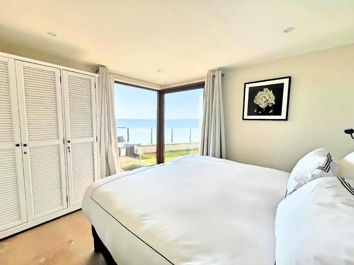 Image 1 of Villa Marsa – Cannes – on beach