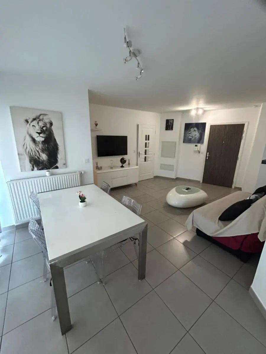 Image 1 of Villa lumière