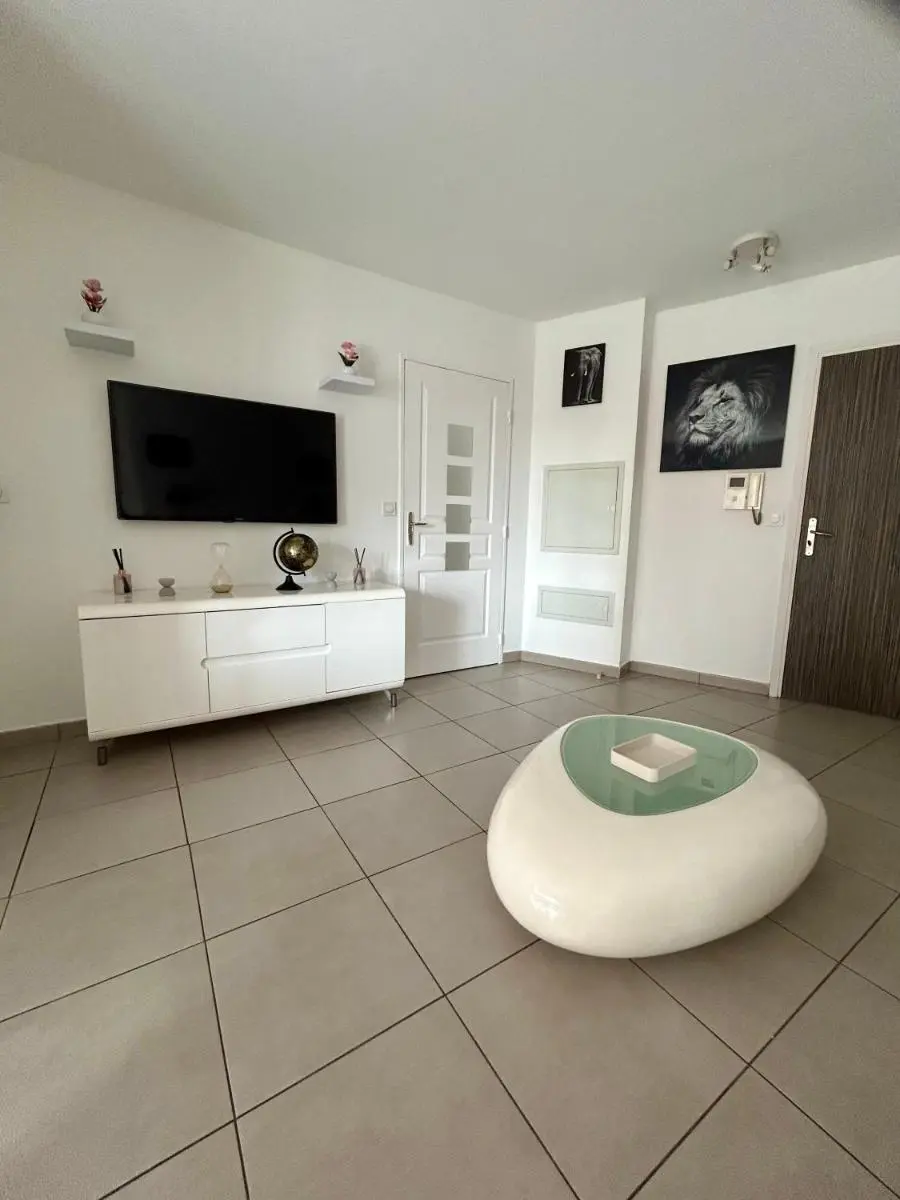 Image 3 of Villa lumière