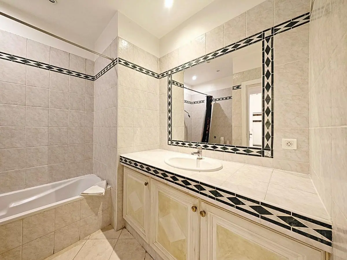 Image 2 of Viva Riviera 11 rue Commandant André