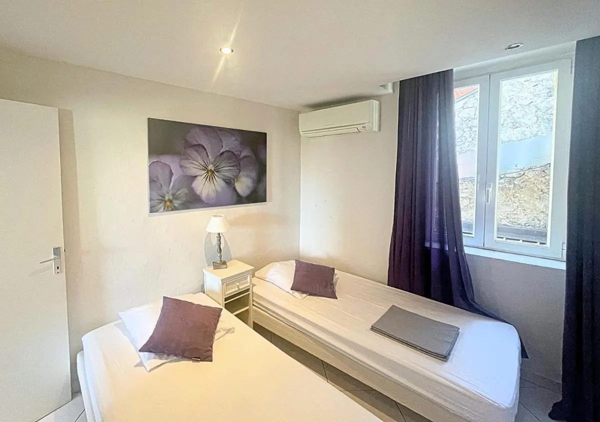 Image 1 of Viva Riviera Central 1 Bedroom Place Gambetta