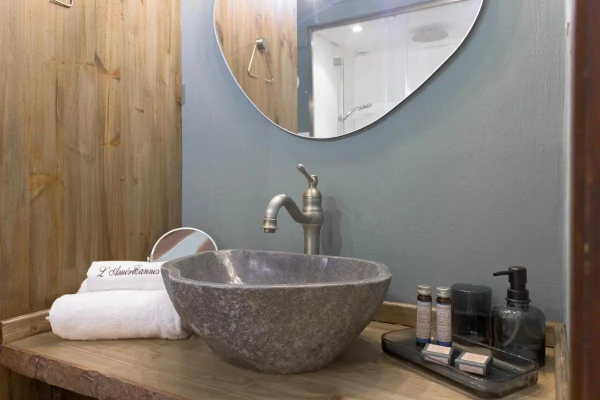 Image 6 of ” L’americannes ” Coeur du Suquet – Au charme Français – Clim – Wifi