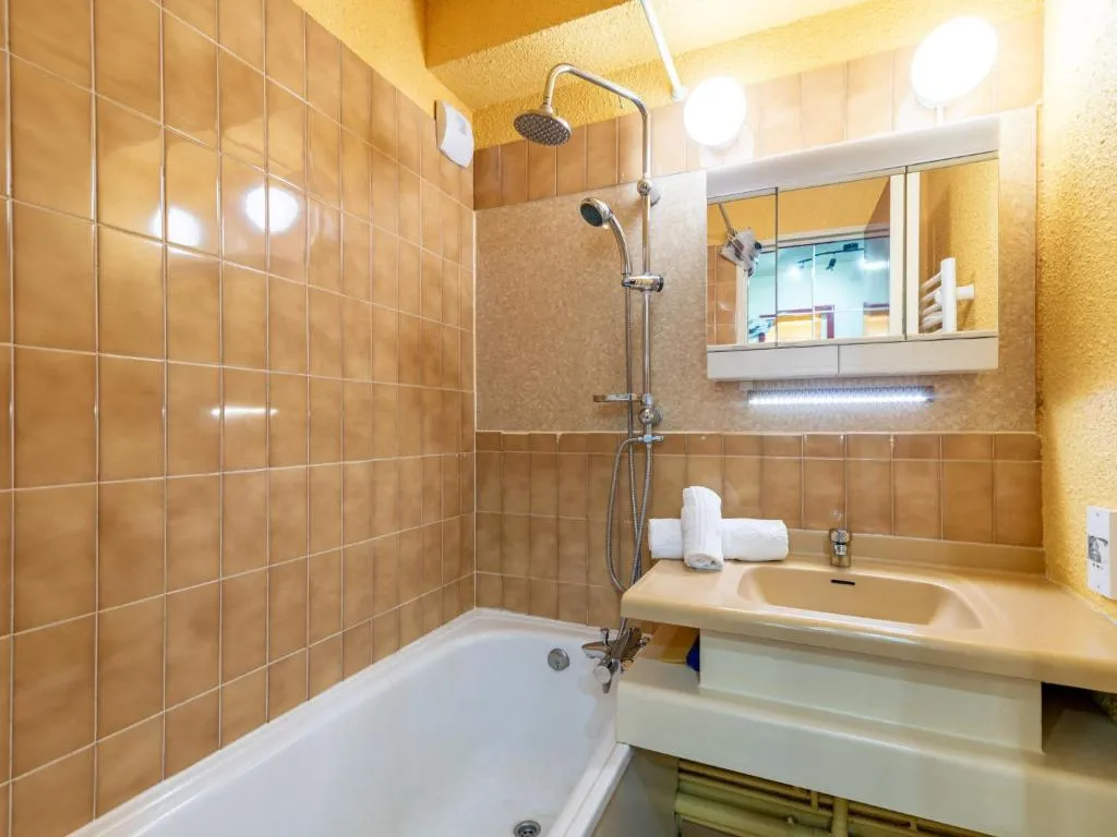 Image 4 of Apartment Home Club – Lavachet-10 by Interhome