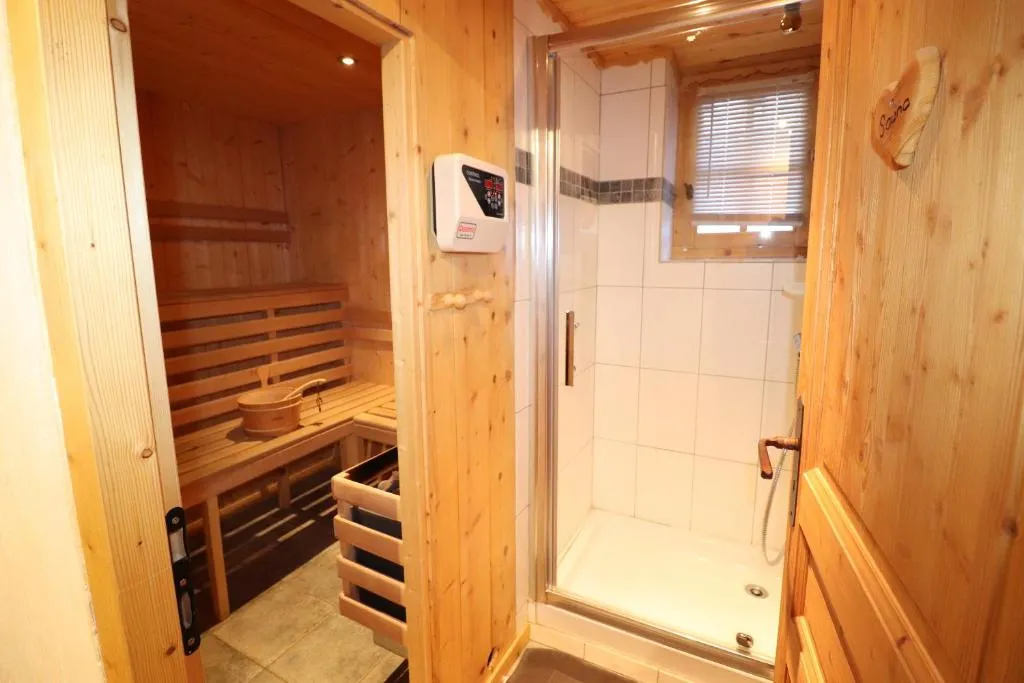 Image 5 of CHALET de charme 13 personnes avec Sauna SKI O PIEDS
