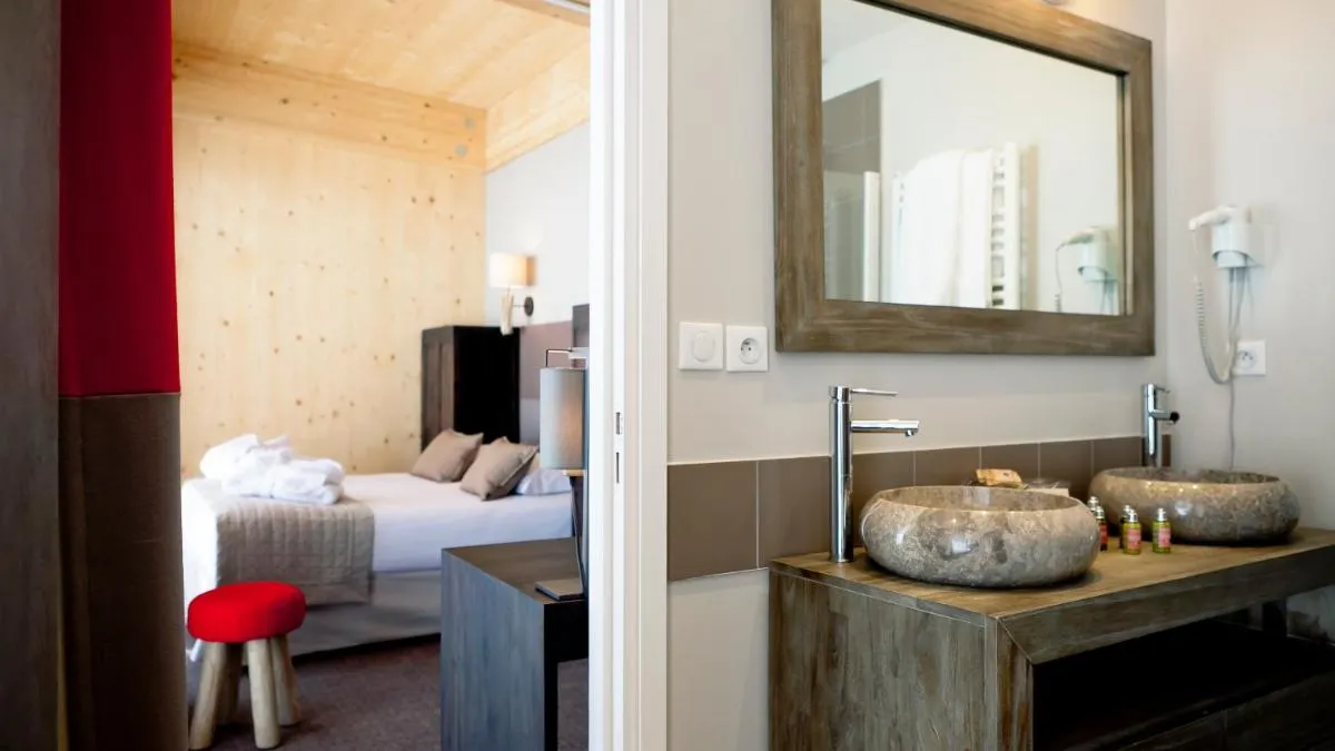 Image 2 of L’Aiguille Grive Chalets Hotel