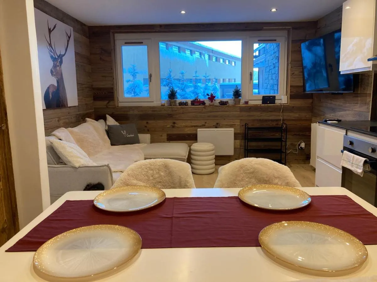 Image 5 of 1650 Moriond – 2 Double Bedroom near Snow Front