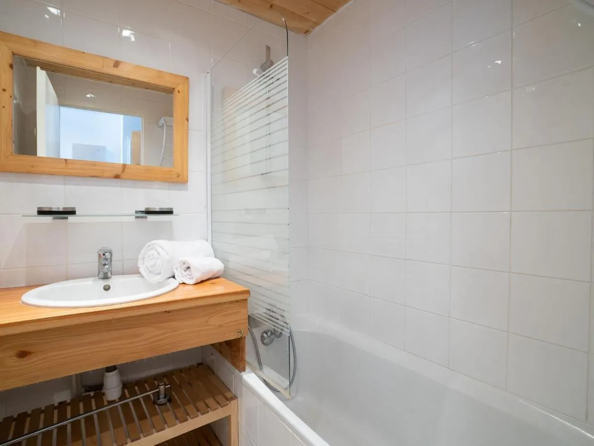 Image 3 of Apartment Le Hameau du Borsat – Val Claret-8 by Interhome