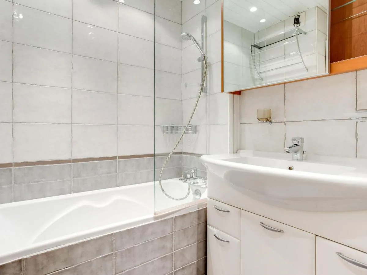 Image 4 of Apartment Le Prariond – Val Claret-10 by Interhome