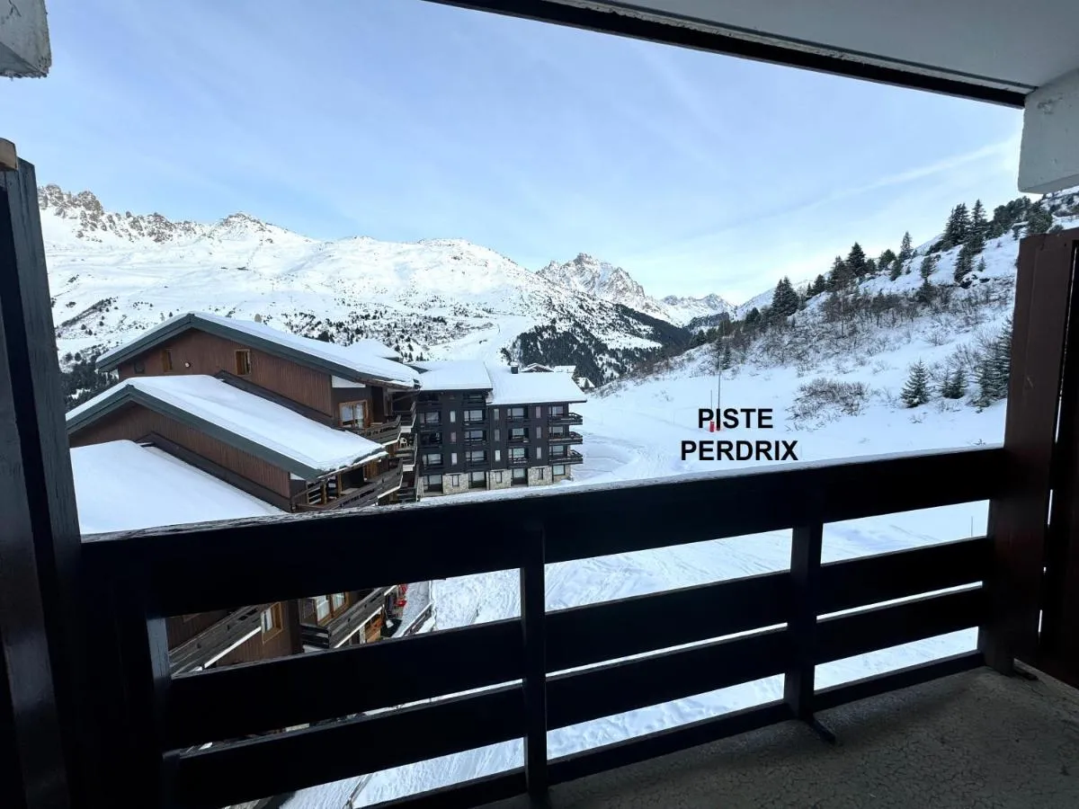 Image 1 of Appart 2 pièces 6p – Pied des pistes avec vue – Parking – Mottaret
