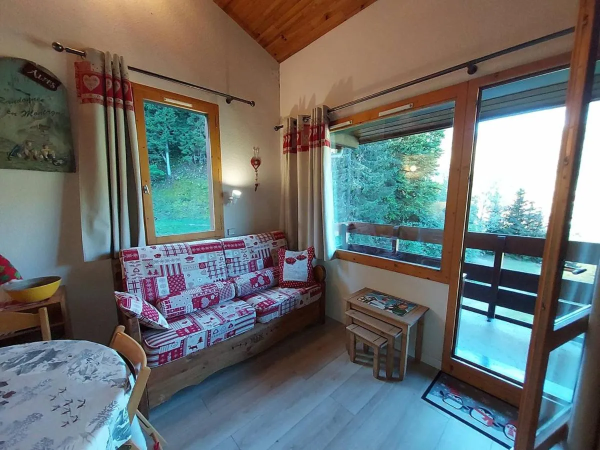Image 1 of Appart. 3 Pièces Mezzanine – Proche Pistes – Crève Coeur – FR-1-356-503