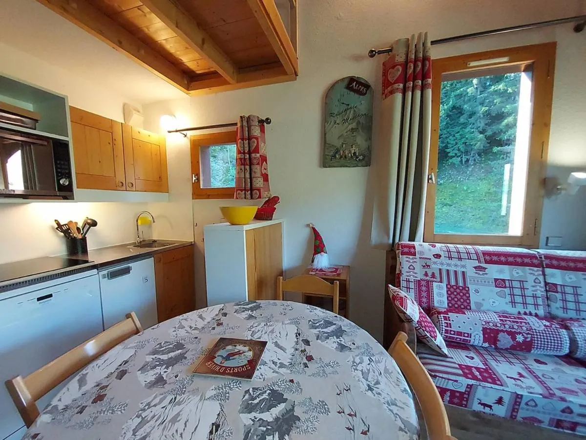 Image 2 of Appart. 3 Pièces Mezzanine – Proche Pistes – Crève Coeur – FR-1-356-503