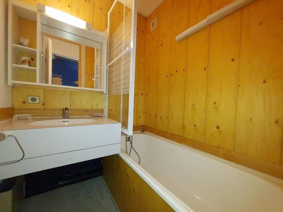 Image 4 of Appart. 3 Pièces Mezzanine – Proche Pistes – Crève Coeur – FR-1-356-503