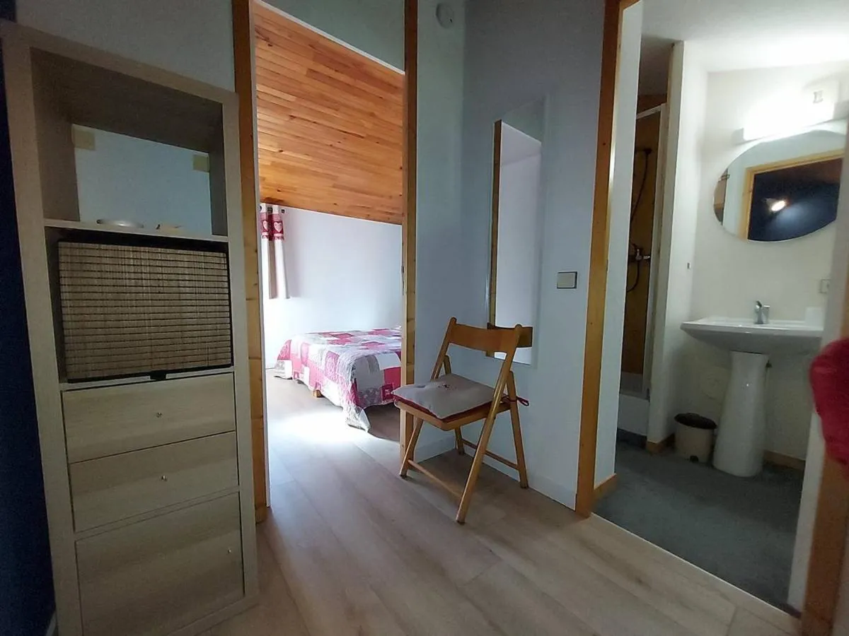 Image 5 of Appart. 3 Pièces Mezzanine – Proche Pistes – Crève Coeur – FR-1-356-503