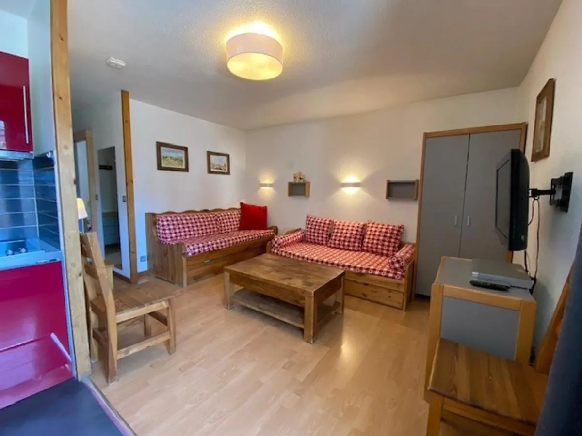 Image 1 of Appartement 2* Confort 5 Pers, Balcon, Centre de Brides-les-Bains, Proche Thermes & Télécabine – FR-1-512-137
