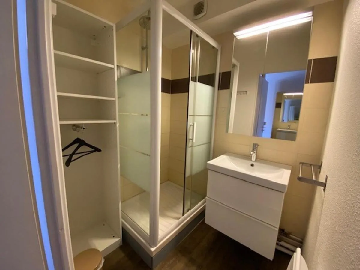 Image 6 of Appartement 2* Confort 5 Pers, Balcon, Centre de Brides-les-Bains, Proche Thermes & Télécabine – FR-1-512-137