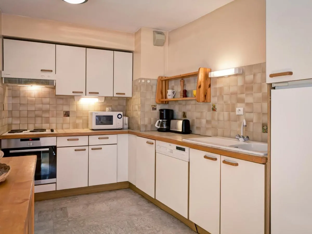 Image 1 of Appartement 2* à Brides-les-Bains, 1ch, 2 parkings, balcon sud, proche télécabine et thermes – FR-1-512-2