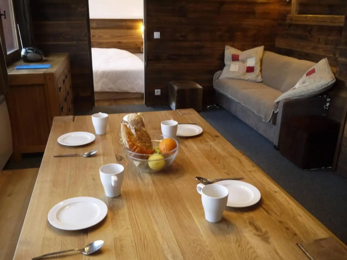 Image 2 of Appartement 2 chambres avec mezzanine, piste skis aux pieds – FR-1-355-77