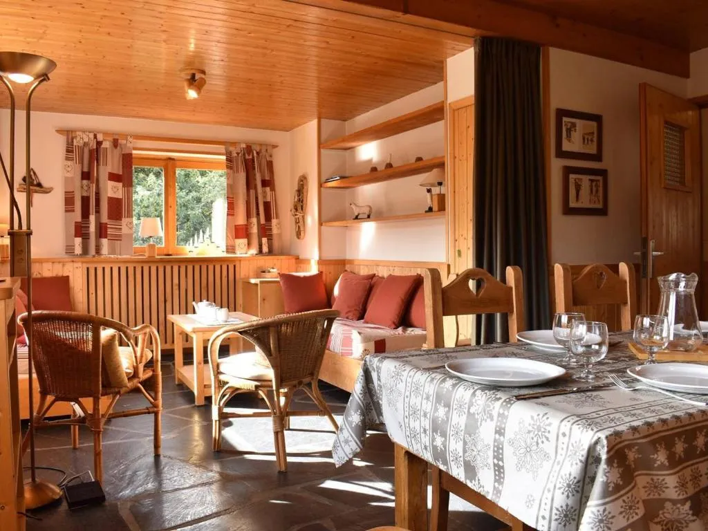 Image of Appartement 3 pièces, 8 pers, près des pistes, cheminée, animaux acceptés – Méribel – FR-1-180-375