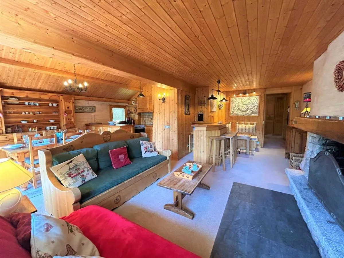 Image 1 of Appartement 4 pièces ski aux pieds, cheminée, piscine, Méribel, 6-8 pers – FR-1-180-177
