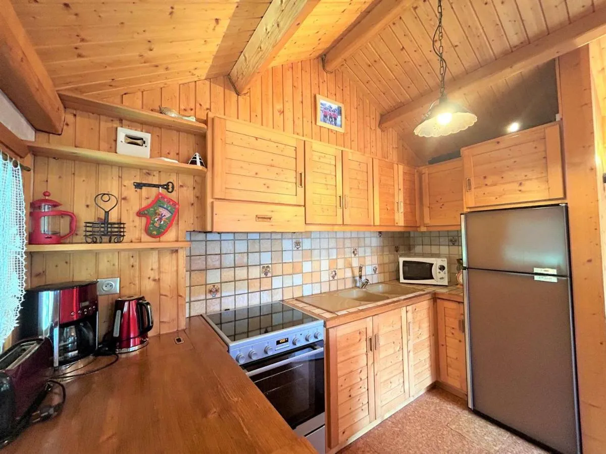 Image 2 of Appartement 4 pièces ski aux pieds, cheminée, piscine, Méribel, 6-8 pers – FR-1-180-177