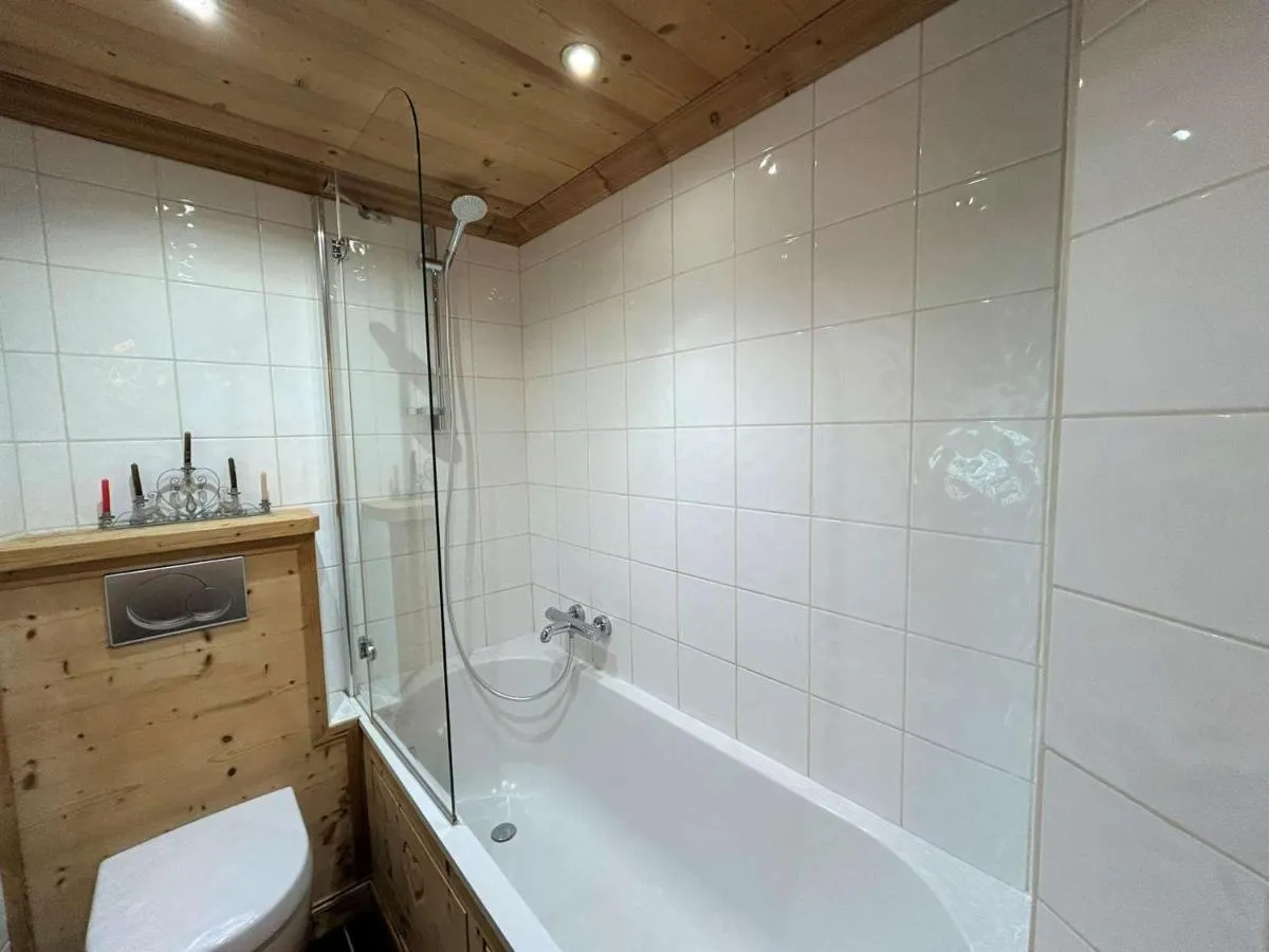 Image 4 of Appartement 4 pièces ski aux pieds, cheminée, piscine, Méribel, 6-8 pers – FR-1-180-177