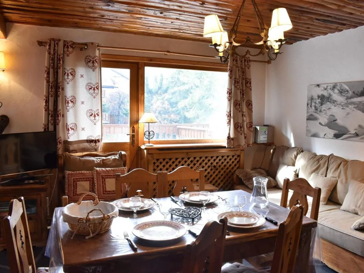 Image 1 of Appartement 4 pièces, terrasse ensoleillée, accès pistes et commerces à 150m, navette gratuite – FR-1-180-165