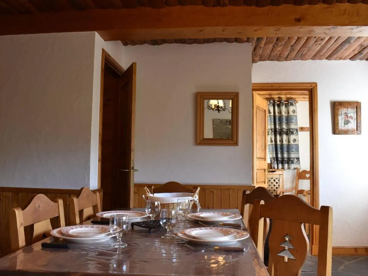 Image 6 of Appartement 4 pièces, terrasse ensoleillée, accès pistes et commerces à 150m, navette gratuite – FR-1-180-165