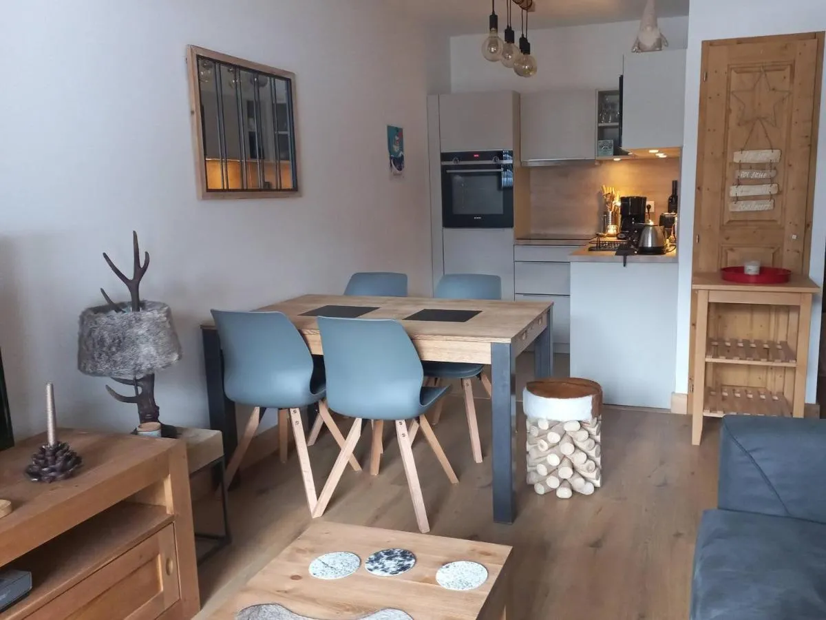 Image 1 of Appartement 4* pour 5 pers. à Valmorel, pied de pistes, parking, balcon – FR-1-356-477