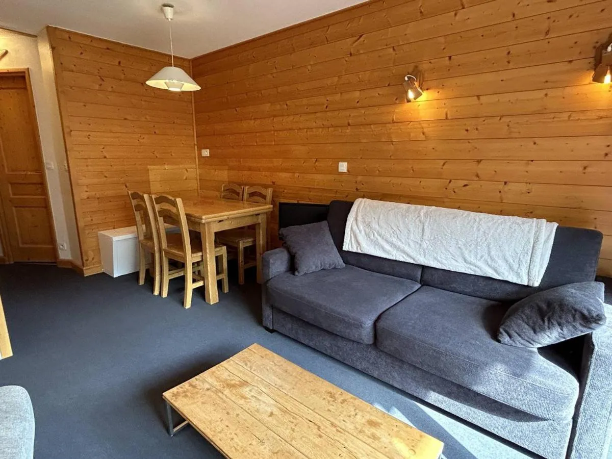Image 3 of Appartement Méribel avec balcon, ascenseur et casier à skis – FR-1-355-243